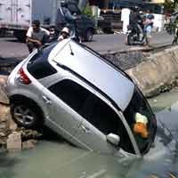 Usai Ngelaundry, Mobil X-Over Nyungsep