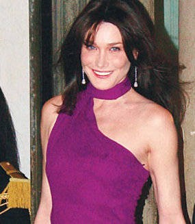 Presiden Sarkozy dan Carla Bruni Digosipkan Selingkuh