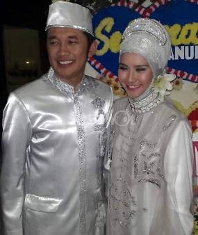 Zaskia Mecca Hamil Muda, Hanung Berbunga-bunga 