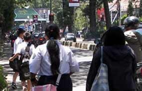 Kisah Lintang dari Marunda, Harus Jalan Kaki 15 Km ke Sekolah
