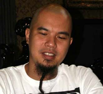 Janggut Ahmad Dhani Dikuncir