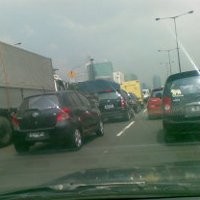Pajak Mobil Tinggi Cuma Atasi Kemacetan Jangka Pendek
