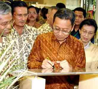 Boediono Buka Pameran Agrinex