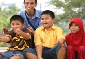 Adan Kini Terbebas dari Dunia Sepi Tuna Rungu