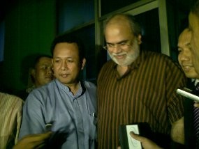 Diperiksa 9 Jam, Anand Krishna Enggan Komentar Soal Facebook