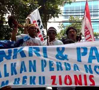 Pedagang Ayam Geruduk DPRD DKI Jakarta