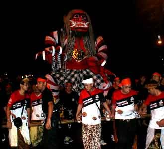 Parade Ogoh-ogoh di Monas 