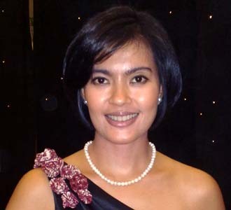 Lola Amaria Berkalung Mutiara