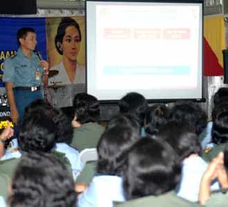 Wanita TNI Bahas HIV