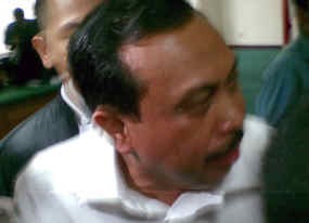 Dari Balik Bui, Hamka Yandhu Selesaikan S3
