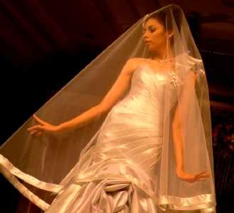 Rupa-rupa Gaun Pengantin Tren 2010
