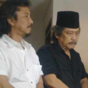 Bimbo Beken di Australia Berkat Ebet Kadarusman