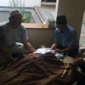 Usai Disalatkan di Masjid, Jenazah Dimakamkan di Cibarunai