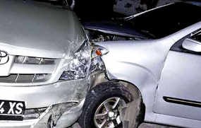 Tiga Mobil Tabrakan Beruntun di Kebon Sirih