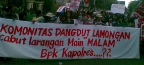 Dilarang Pentas Malam Hari, Penyanyi Dangdut Demo