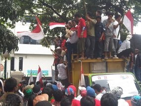 Akibat Demo Pedagang Ayam, Jl Kebon Sirih Ditutup