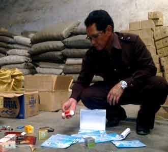 Gudang Kosmetik Ilegal Digerebek