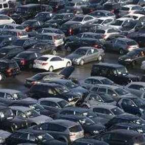 Pria Sakit Hati Lumpuhkan Ratusan Mobil Lewat Internet