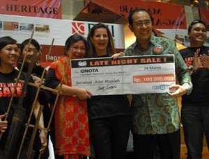 Belanja Murah Malam Hari di Lippomall
