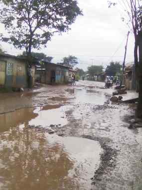 Jalan Gedebage Selatan yang Hancur Tak Masuk Rencana Perbaikan
