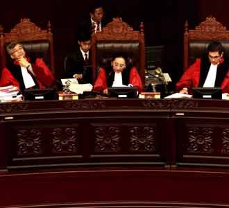 MK Tolak Uji Materi UU Pornografi  