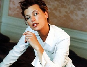 Milla Jovovich Digaet Tommy Hilfiger