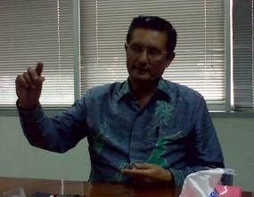 Revolusi Biru ala Fadel Muhammad