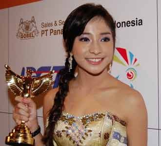 Nikita Willy Artis Terfavorit
