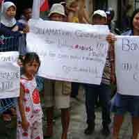 Warga Demo Tolak Berdirinya Tower