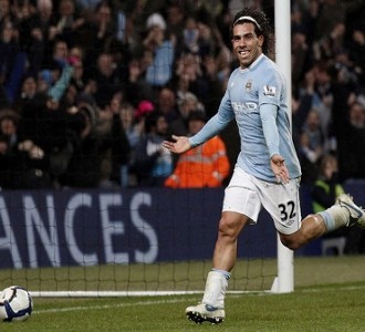 Tiga Gol Carlitos, Tiga Angka City