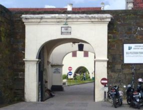 Romansa Benteng Rotterdam