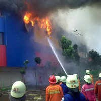 Penjual Masker Laris Manis  