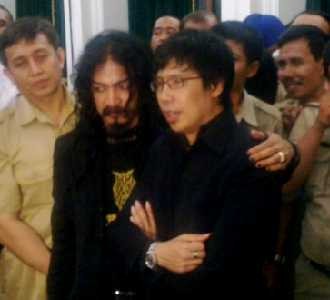 Limbad dan Joe Beraksi di Gedung Sate
