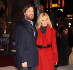 Jim Carrey Umumkan Putus Pacar Lewat Twitter