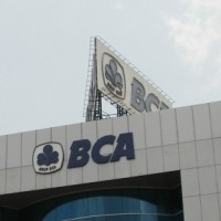 BCA Hanya Bikin Nasabah Menunggu, Menunggu, dan Menunggu Lagi