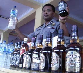 Ratusan Miras Jawa dari Bus Akas Disita