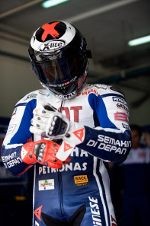 Lorenzo Tergantung Tangan Kanannya