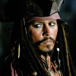 Johnny Depp Bertahan di Film Pirates Bukan Karena Uang