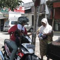 Helm SNI Laris Manis, Omset Pedagang Rp 16 Juta