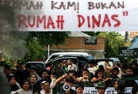 Pagi Ini, Seribuan Warga Cina Benteng Diusir Paksa