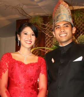 Dian Sastro Daftarkan Pernikahan ke KUA