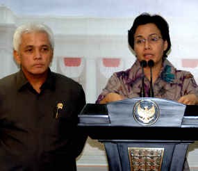 Hatta Sudah Temani Sri Mulyani, DPR Masih Ribut