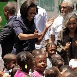 Kunjungan Solo Pertama Michelle Obama ke Haiti