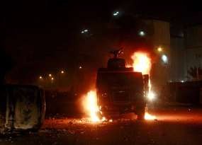 Seorang Satpol PP yang Terkepung Diselamatkan Ambulans