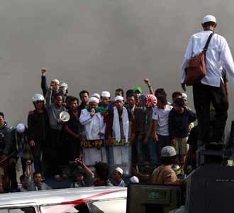 Habib Rizieq Tenangkan Massa