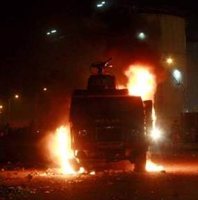  Pembakaran Mobil Terus Terjadi, Tak Ada Aparat Kepolisian 