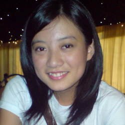 Bosan Akting, Leony Sutradarai Film Cendol