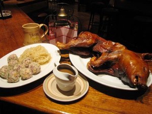 Pesta A la Bavarian Di Tavern
