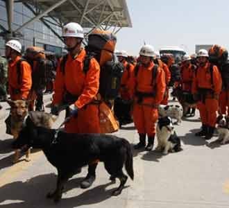 Tim Penyelamat Gempa China Berdatangan