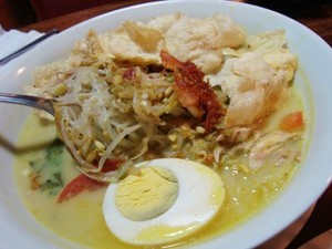 Sluurp..Gurih Lezat Laksa Nyonya